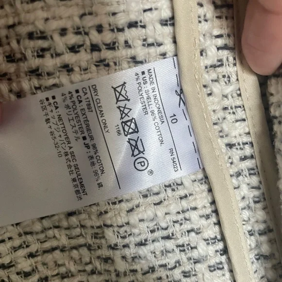 Banana Republic Women's Beige Tweed Blazer - Picture 8 of 12